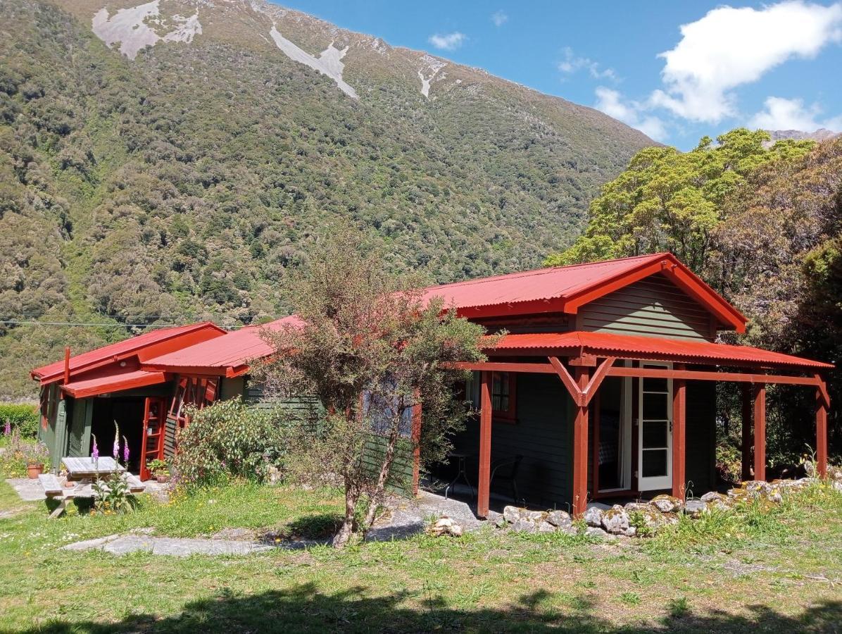 Rata Lodge Accommodation Otira Exterior photo